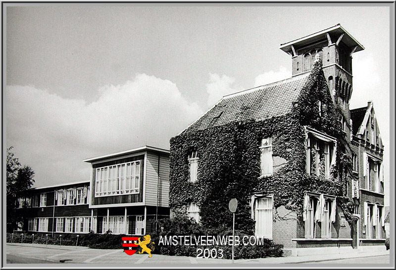 RaadhuisGebouw en gevelsteen