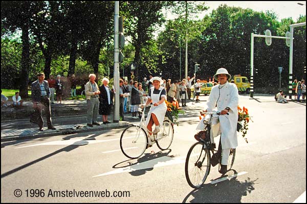 Bloemencorso Aalsmeer 'Unicef' thema: Kinderen zoals jij