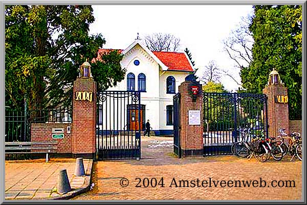 http://www.amstelveenweb.com/afbeeldingen/2004-Begraafplaats-zorgvlie.jpg