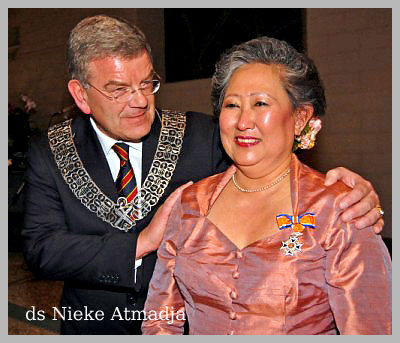 Ds Nieke Atmadja ontvangt  Koninklijke Onderscheiding
