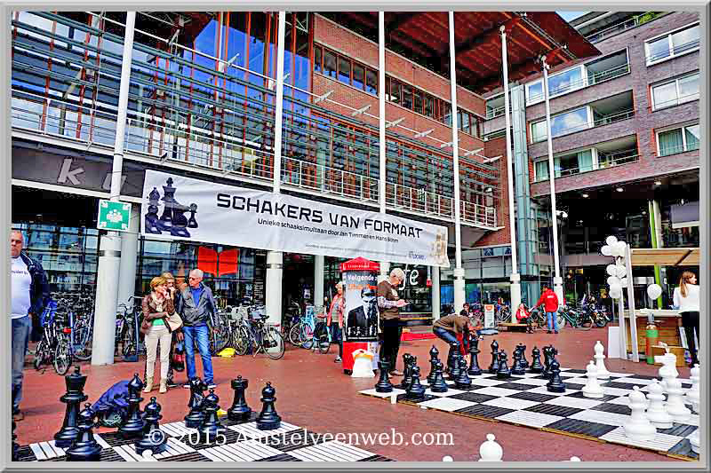Jan Timman en Hans B&ouml;hm schaken op Stadsplein