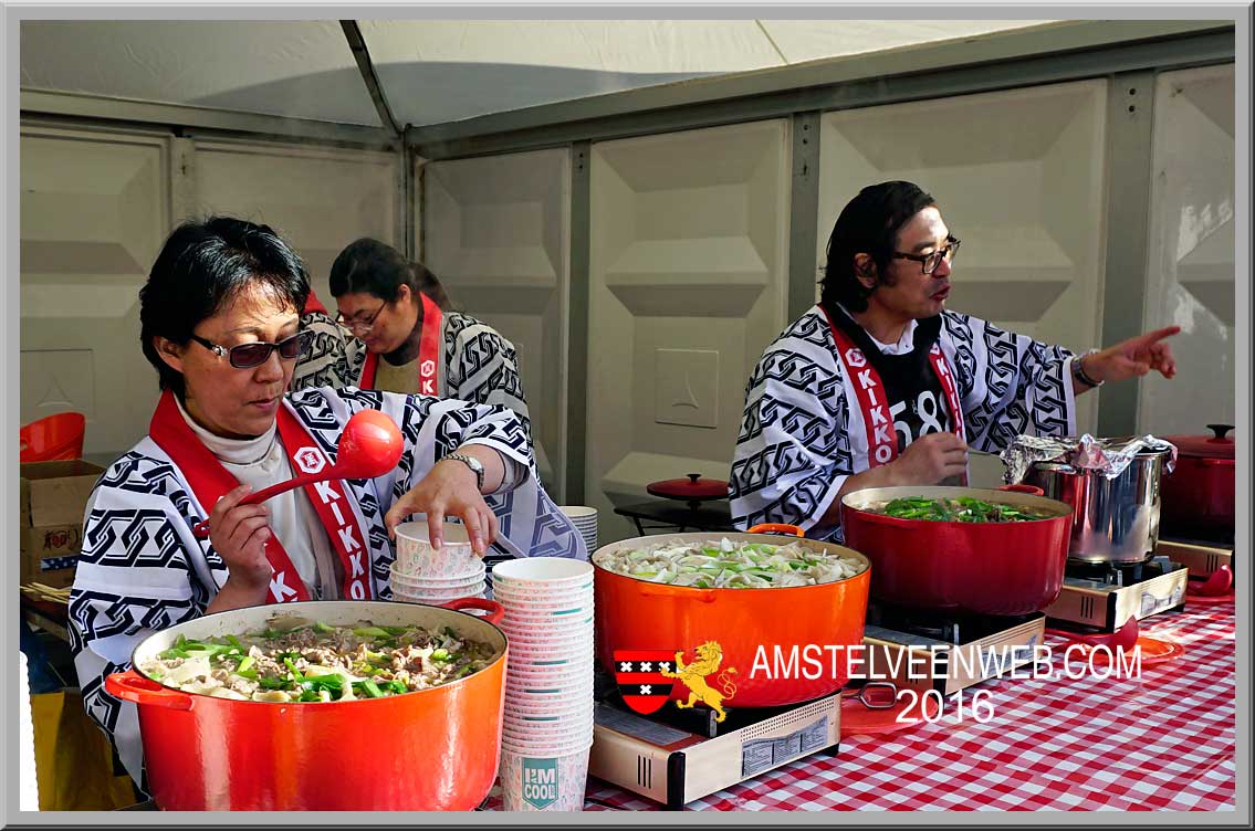 Nieuws: zeer druk japan festival 2016 op het stadsplein , amstelveen Traditionele Japanse keuken
