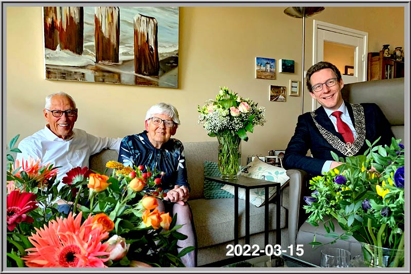 Diamanten Bruidspaar=60 jaarDhr en Mw Van den Broek-Manschot