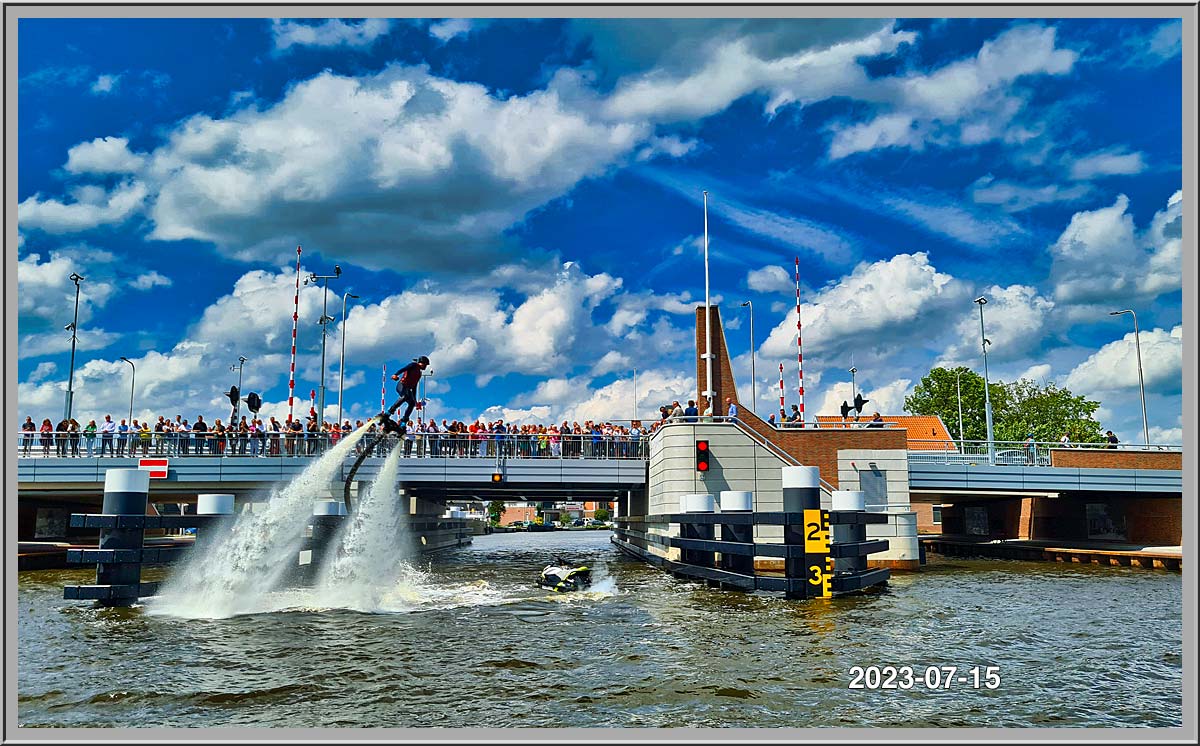 Nieuwe brug Ouderkerkgeopend