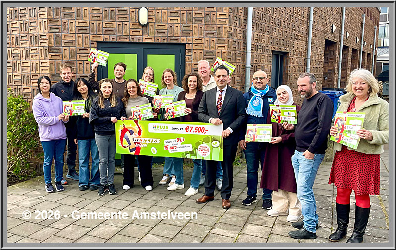 Van der HooplaanSupermarkt steunt met buurt actie